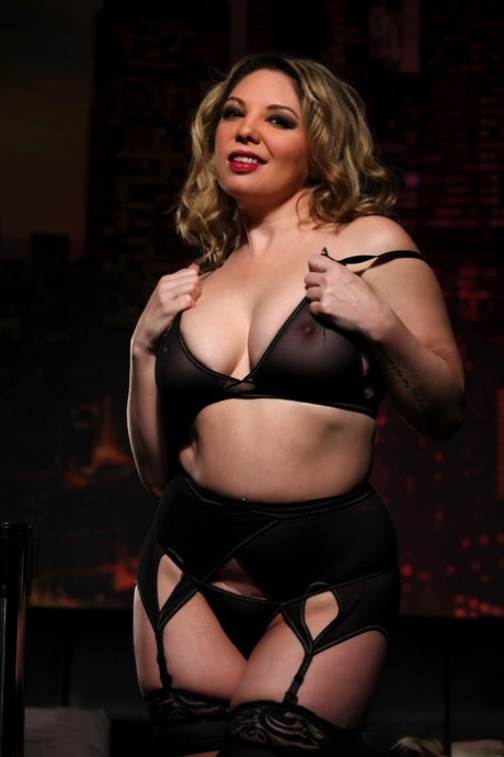 Kiki Daire darmowy model fotka